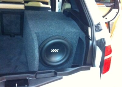 bmw-x5-subwoofer-in-hatchback
